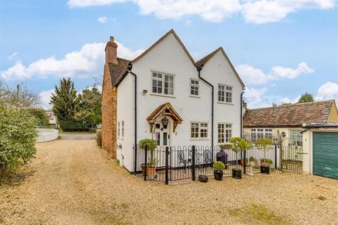 4 bedroom end of terrace house for sale