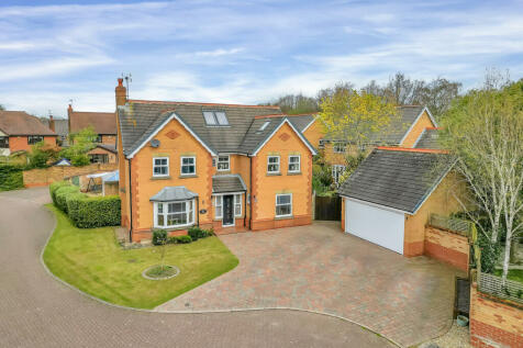 6 bedroom detached house for sale