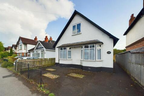 Whaddon Road, Cheltenham... 4 bed detached house for sale