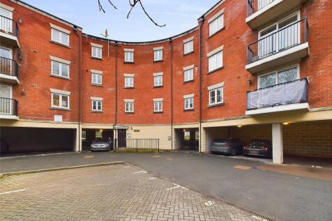 Brookbank Close, Cheltenham... 2 bed apartment for sale