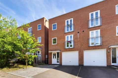 Ledbury Court, Cheltenham... 4 bed semi