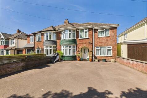 5 bedroom semi-detached house for sale