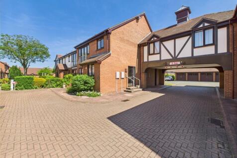 Glebe Farm Court, Up Hatherley... 1 bed apartment for sale