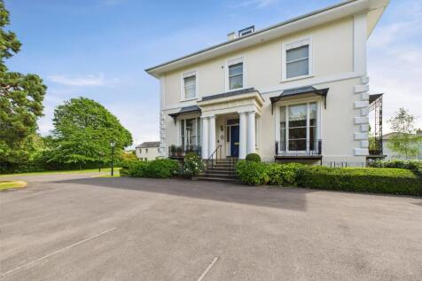 Harefield Grove, Cheltenham... 2 bed apartment for sale