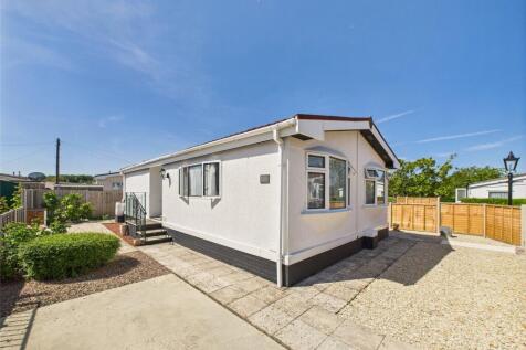 Harthurstfield Park, Fiddlers Green... 2 bed park home for sale