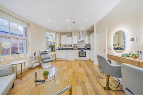 Clapham High Street, London 1 bed flat for sale