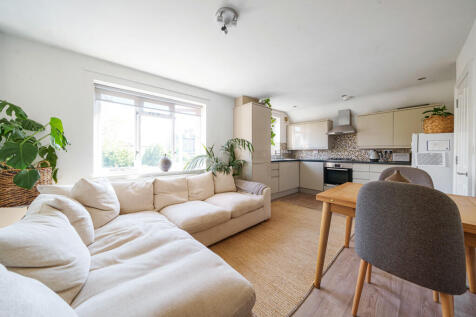 Warwick Road, Ealing, London 2 bed duplex for sale