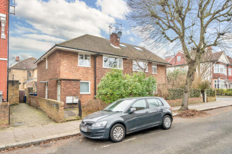 Denbigh Road, London 2 bed maisonette for sale