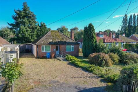 Boundary Road, Red Lodge 2 bed detached bungalow for sale