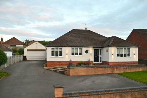 4 bedroom detached bungalow for sale