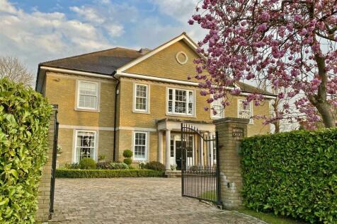 6 bedroom detached house for sale