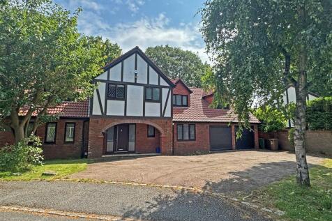 6 bedroom detached house for sale