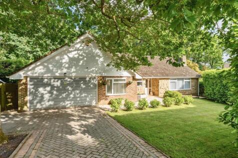 Birch Grove, Kingswood 3 bed detached bungalow for sale