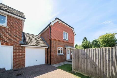 3 bedroom link detached house for sale