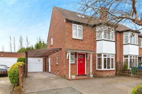 3 bedroom semi-detached house for sale