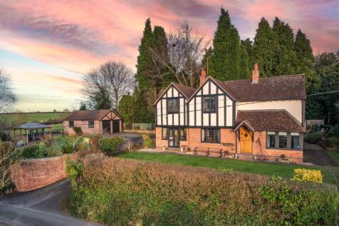 Torton, Kidderminster... 4 bed detached house for sale