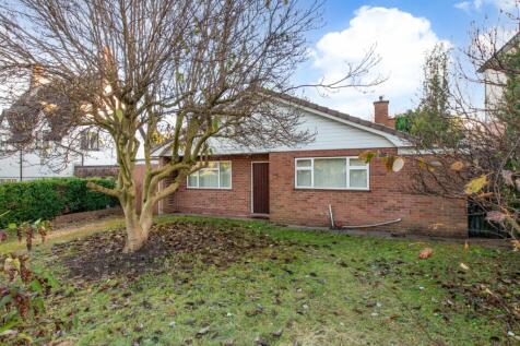 Wellington Road, Bromsgrove... 3 bed bungalow for sale