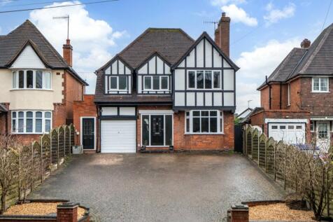 Worcester Road, Stoke Heath... 3 bed detached house for sale