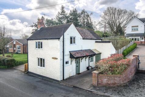 Dodford Road, Bournheath, Bromsgrove... 3 bed detached house for sale