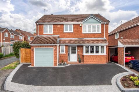4 bedroom detached house for sale