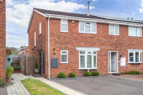 3 bedroom end of terrace house for sale