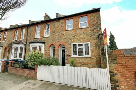 4 bedroom end of terrace house for sale