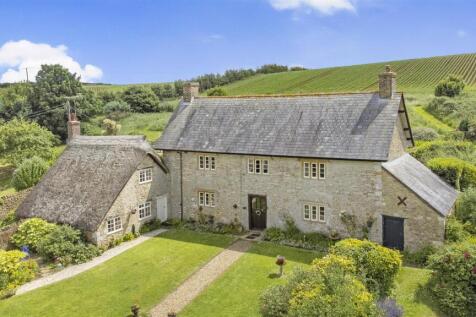 6 bedroom detached house for sale