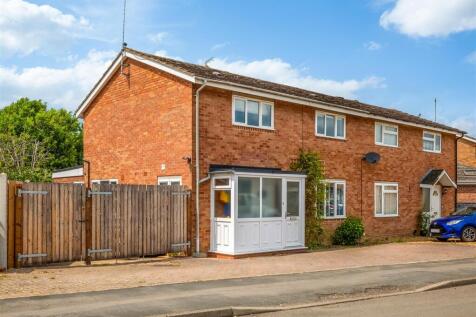 4 bedroom semi-detached house for sale