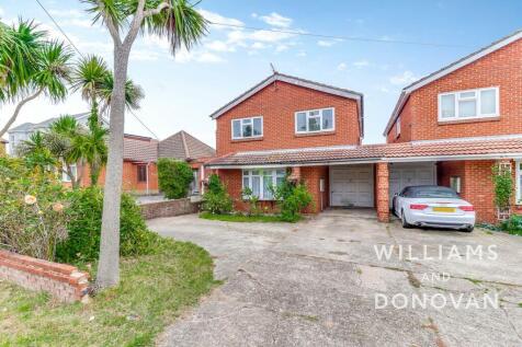 4 bedroom link detached house for sale