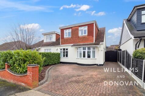 3 bedroom chalet for sale