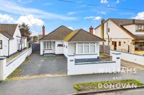 4 bedroom detached bungalow for sale