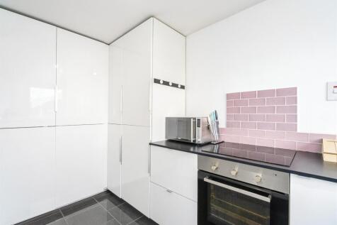 1 bedroom ground floor flat for sale