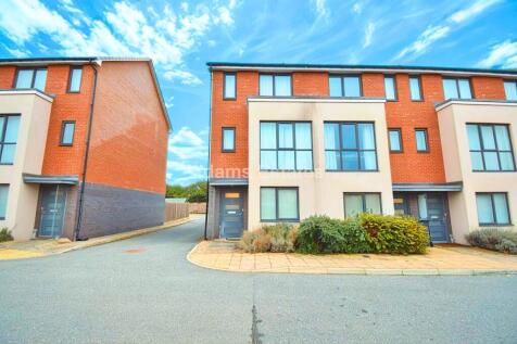 4 bedroom semi-detached house for sale