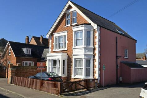 6 bedroom detached house for sale