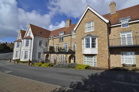 2 bedroom ground floor flat for sale