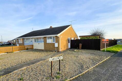 2 bedroom semi-detached bungalow for sale