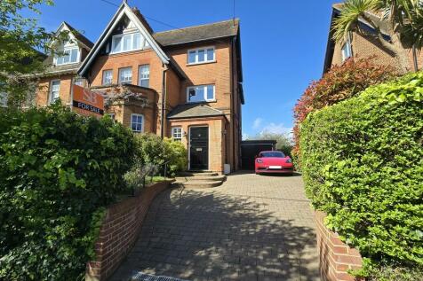 6 bedroom semi-detached house for sale