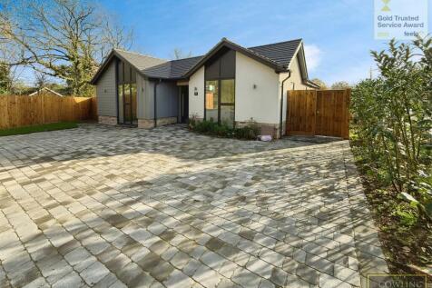 New Road, Little Burstead, Billericay 3 bed detached bungalow for sale