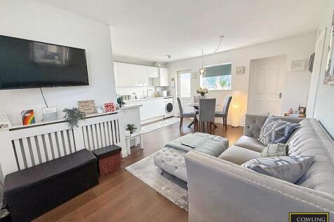 Langham Crescent, Billericay 2 bed maisonette for sale