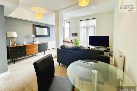 2 bedroom flat for sale