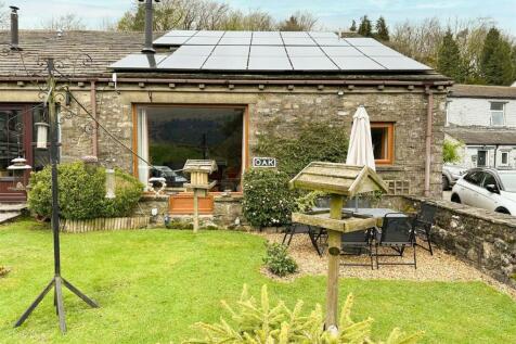 Low Green, Buckden, Skipton 3 bed end of terrace house for sale