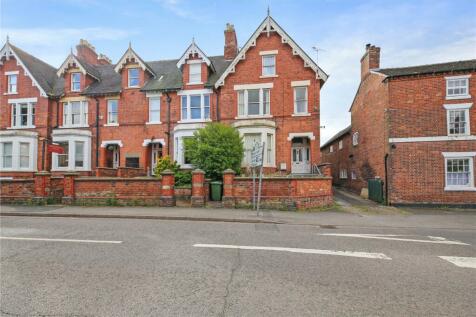 5 bedroom semi-detached house for sale