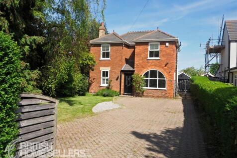 4 bedroom detached house for sale