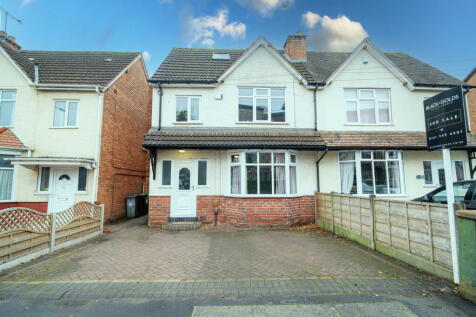 3 bedroom semi-detached house for sale