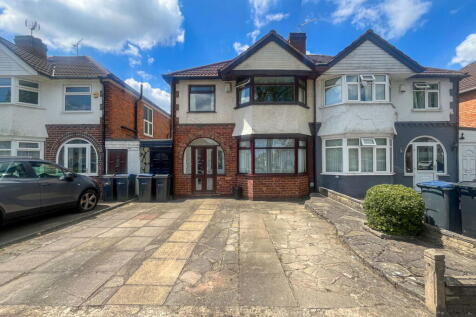 3 bedroom semi-detached house for sale