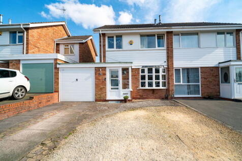 3 bedroom semi-detached house for sale