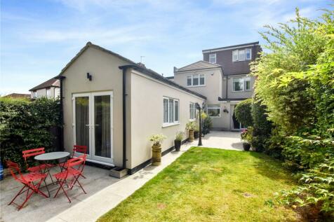 7 bedroom semi-detached house for sale