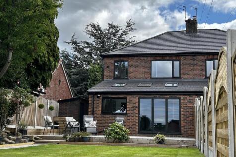 3 bedroom semi-detached house for sale