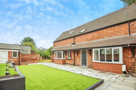 2 bedroom detached house for sale