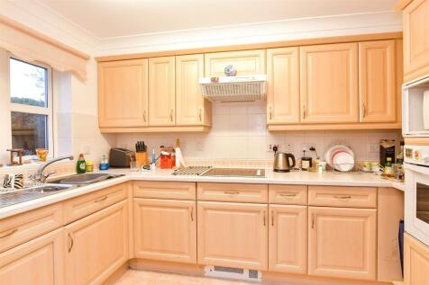 2 bedroom ground floor flat for sale